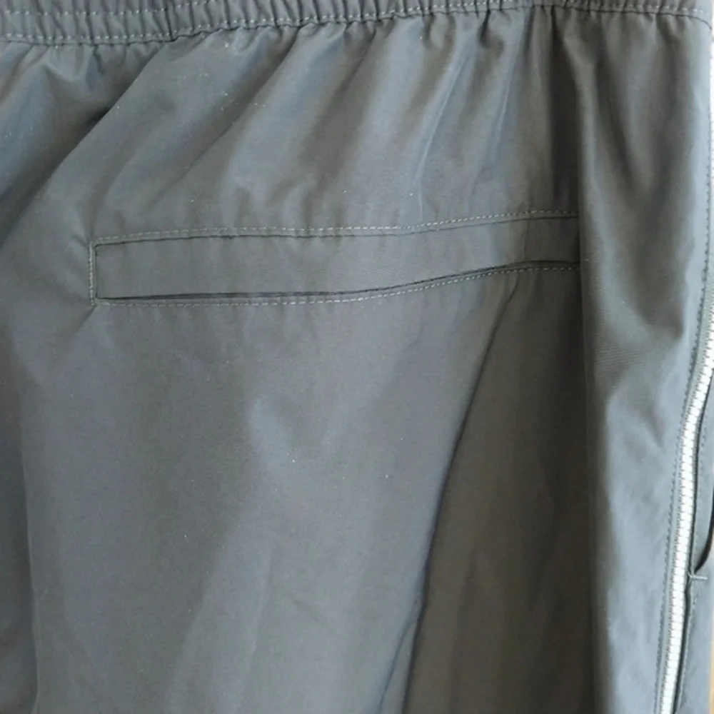 Jordan Men's Flight Heritage Gore-Tex Zippered Side Size 36 Black Wind Pants‎